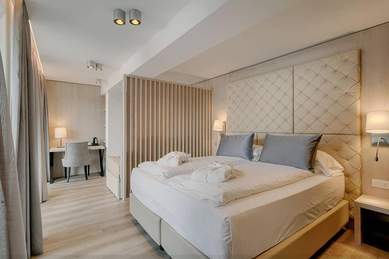 Hotel Rosengarten Madonna Esterno foto