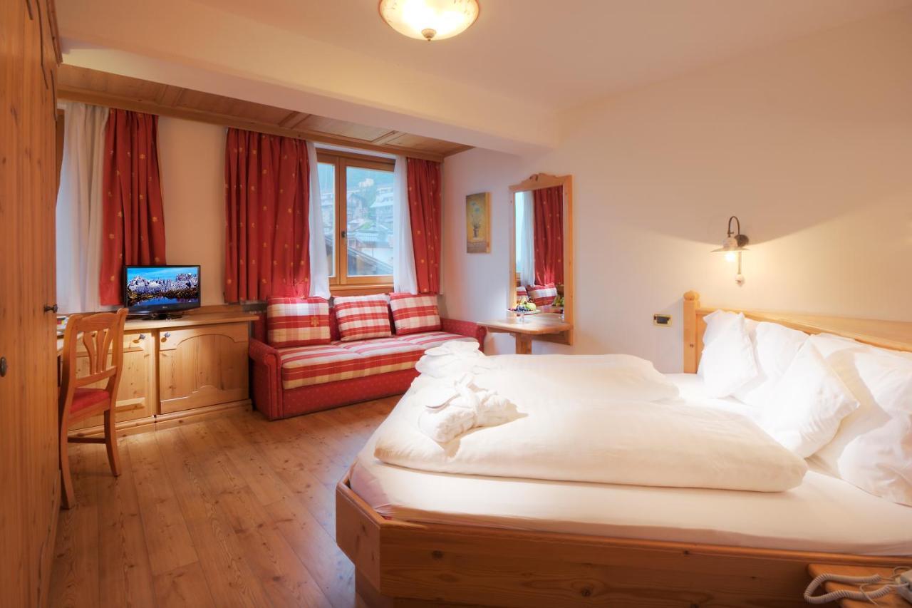Hotel Rosengarten Madonna Esterno foto