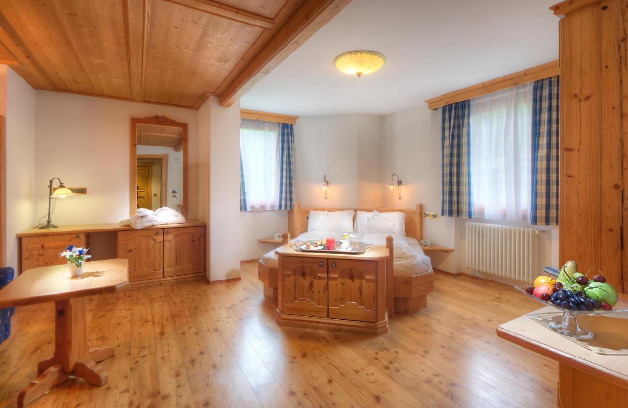 Hotel Rosengarten Madonna Esterno foto