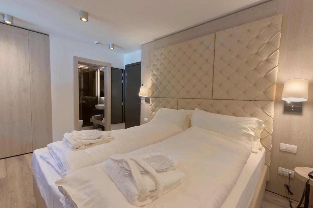 Hotel Rosengarten Madonna Esterno foto