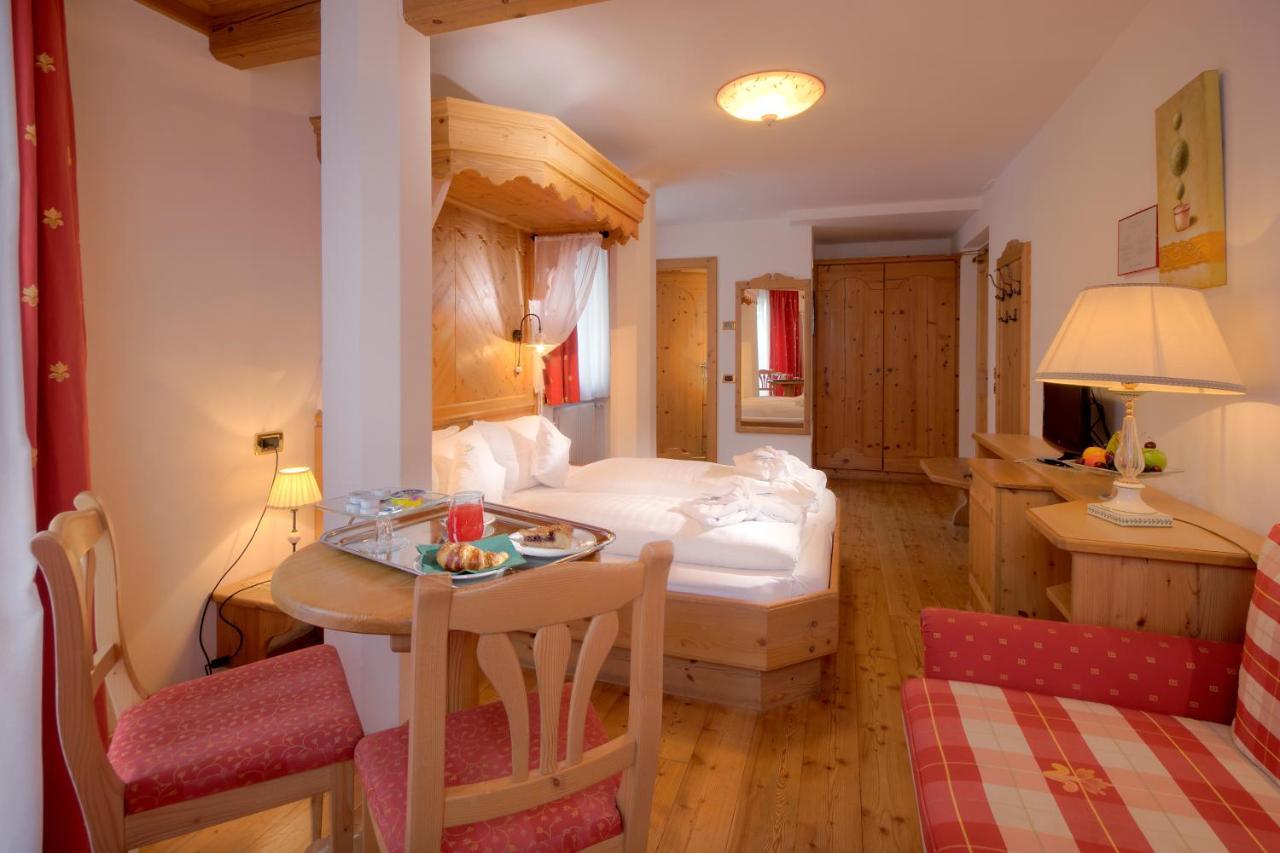 Hotel Rosengarten Madonna Esterno foto